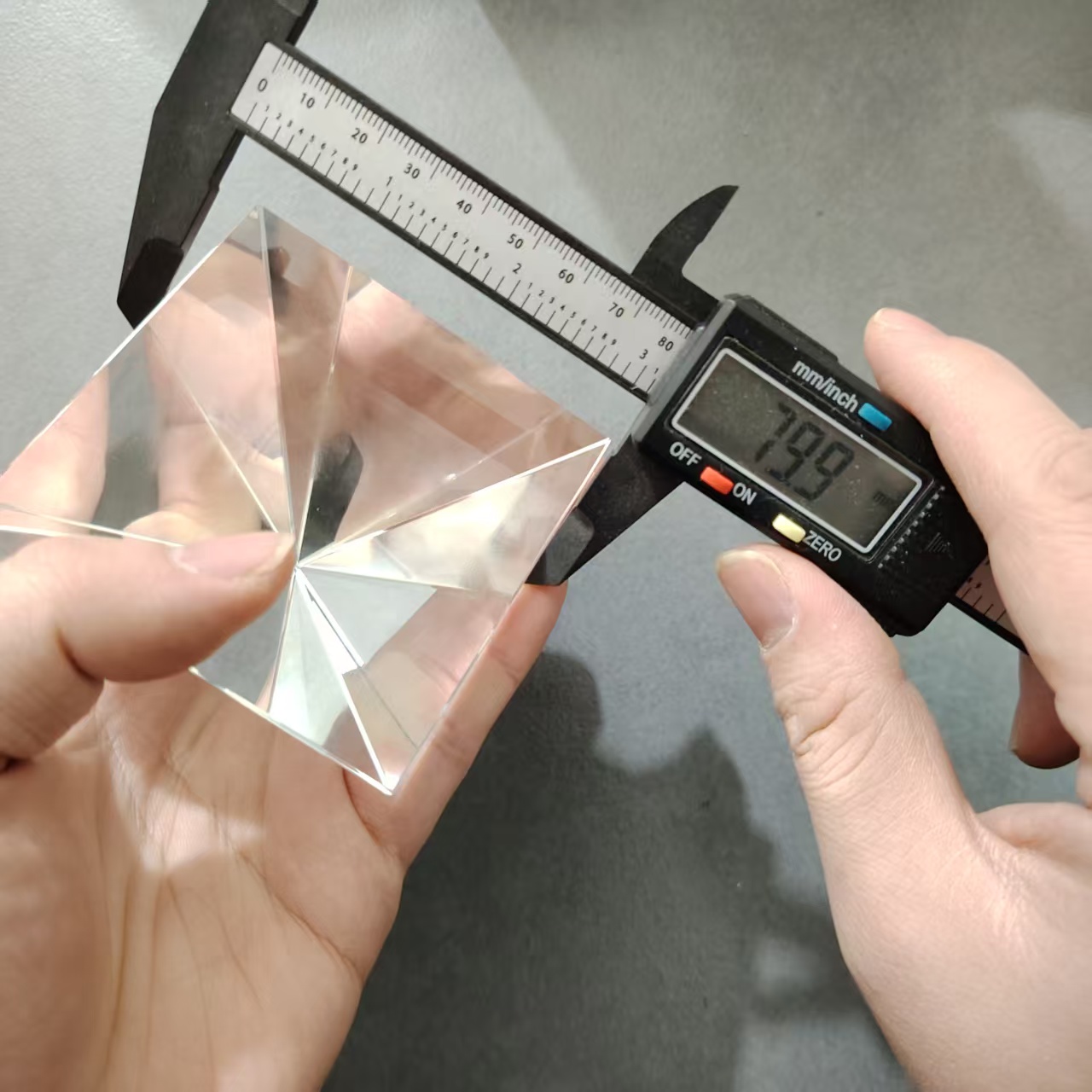 1PC 80mm Quadrangular Pyramid  - Photography Lighting Test 评论和价格