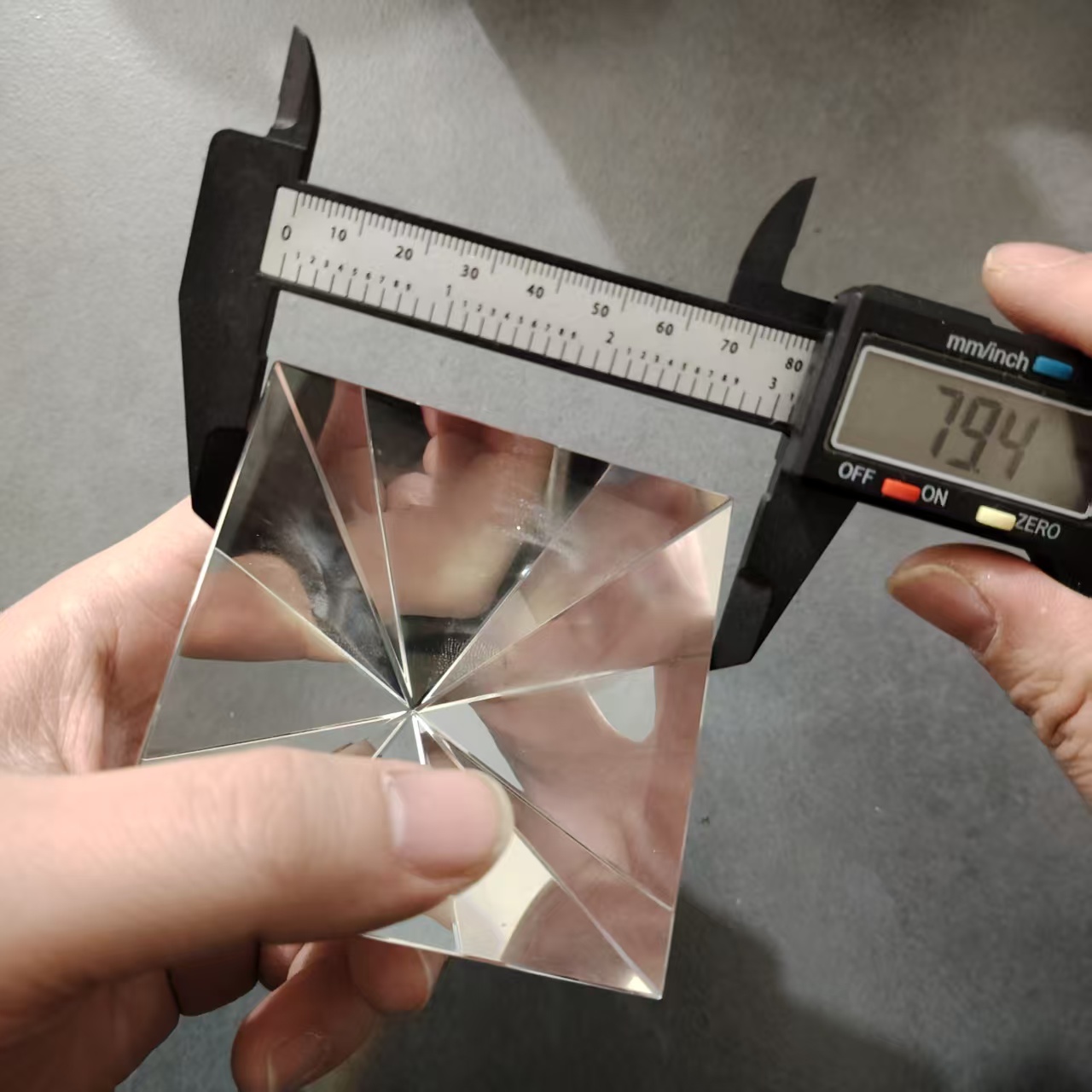 1PC 80mm Quadrangular Pyramid  - Photography Lighting Test 评论和价格